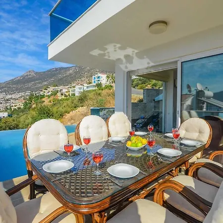 Sleeps 8 Pool Air Con Wifi *