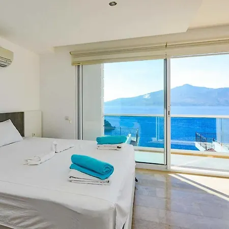 Sleeps 8 Pool Air Con Wifi *