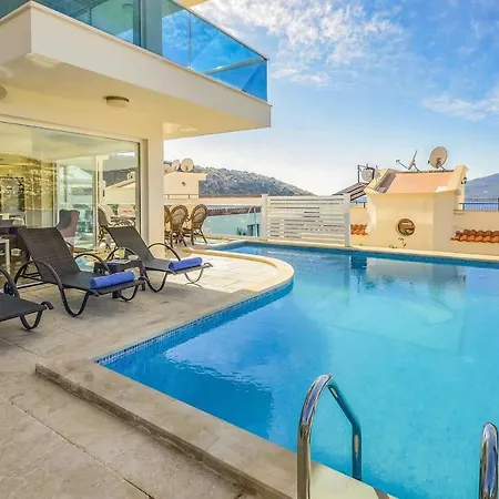 וילה Sleeps 8 Pool Air Con Wifi קלקן