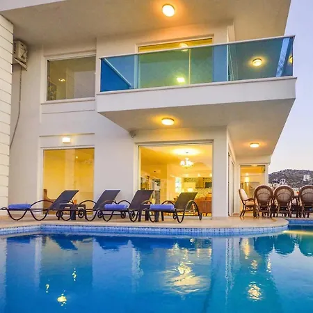 וילה Sleeps 8 Pool Air Con Wifi קלקן