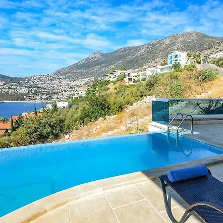 Sleeps 8 Pool Air Con Wifi Villa