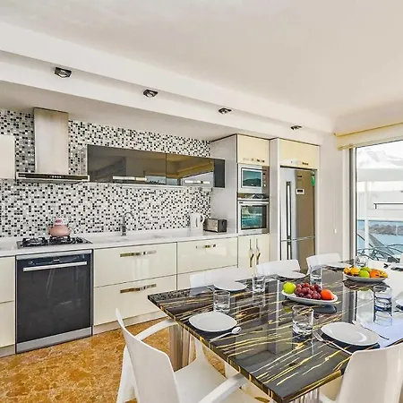 Sleeps 8 Pool Air Con Wifi Villa Kalkan