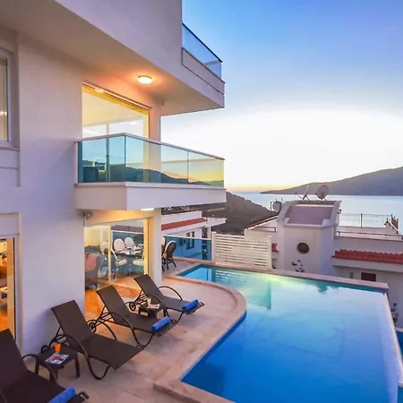 Sleeps 8 Pool Air Con Wifi Villa